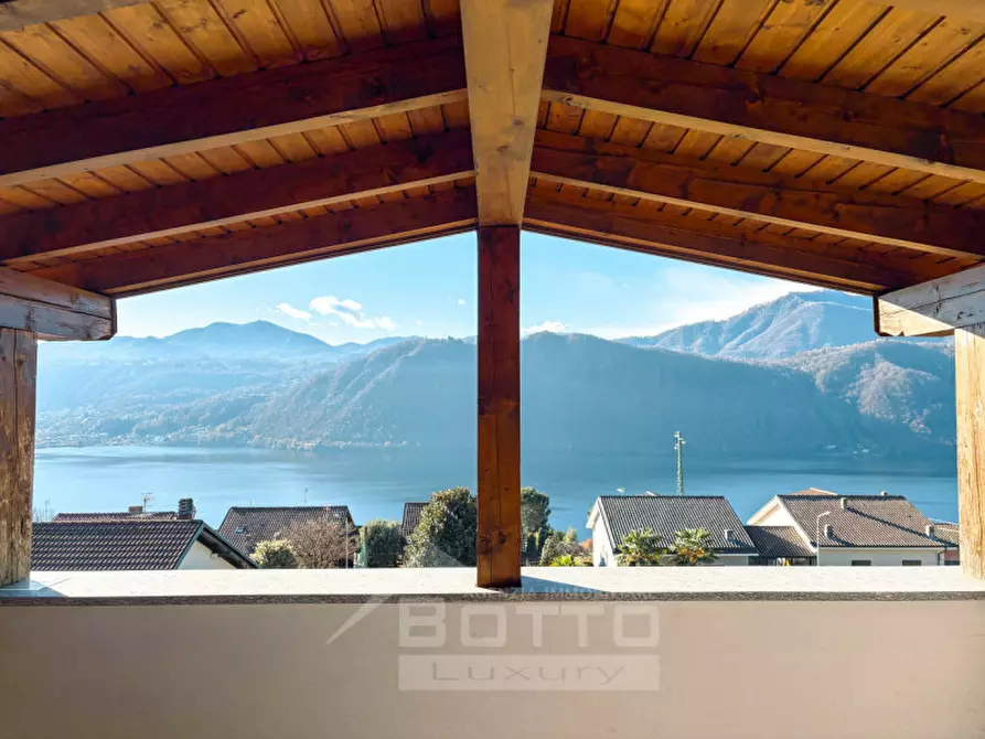 Immagine 34 di Casa indipendente in vendita  in Località Poggio Luneglio, 70 a Pettenasco