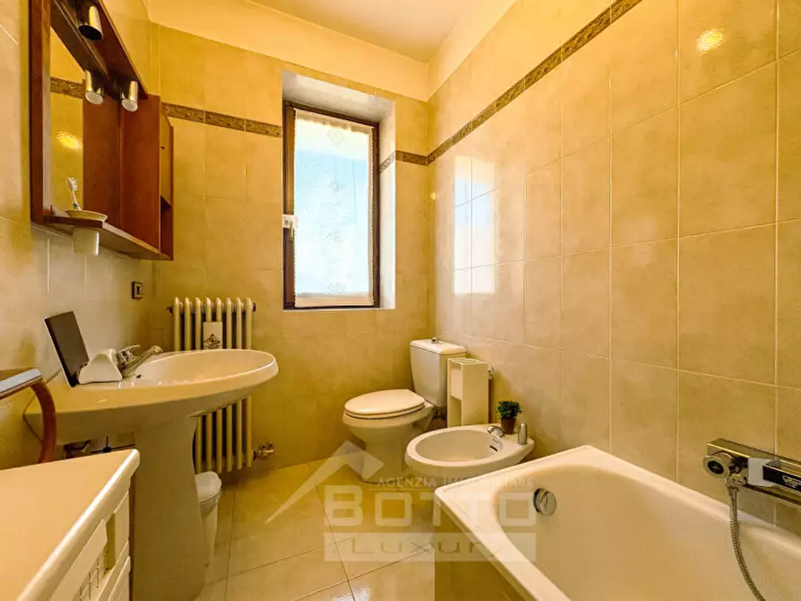 Immagine 48 di Casa indipendente in vendita  in Località Poggio Luneglio, 70 a Pettenasco