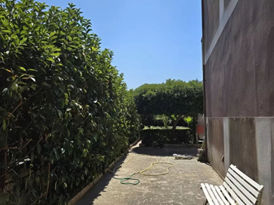 Immagine 5 di Villa in vendita  a Lecce