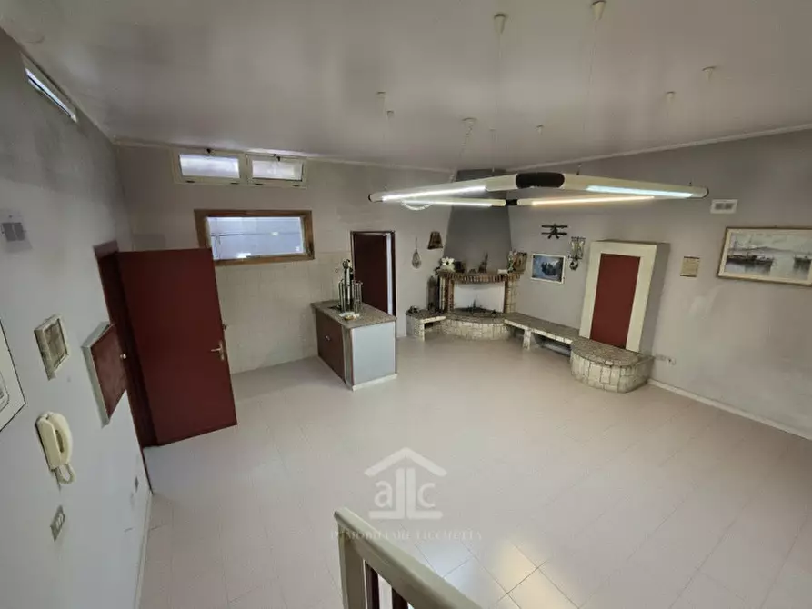 Immagine 66 di Villa in vendita  a Lecce