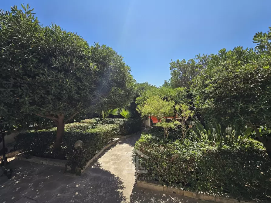 Immagine 72 di Villa in vendita  a Lecce