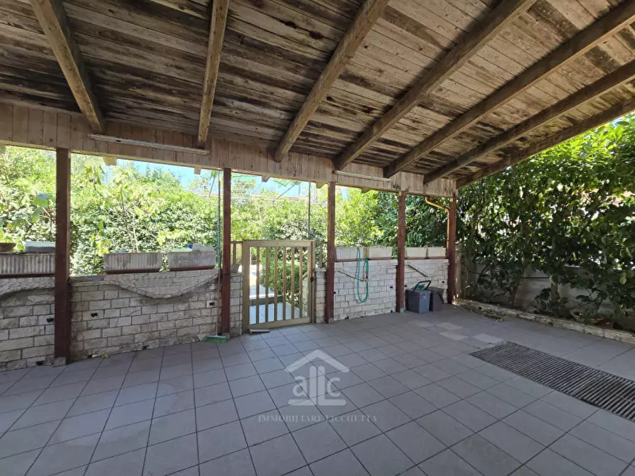 Immagine 73 di Villa in vendita  a Lecce
