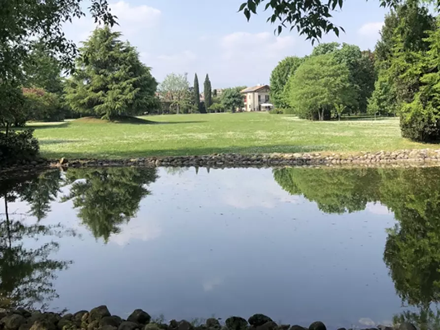 Immagine 2 di Villa in vendita  in Corso Giuseppe Mazzini a Montebelluna