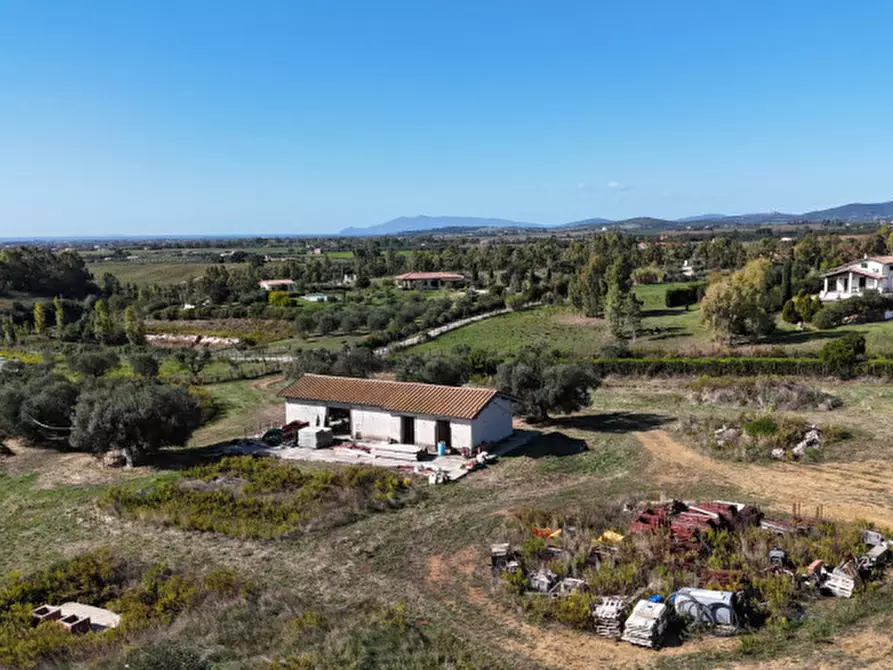 Immagine 4 di Rustico / casale in vendita  in Strada dell'abbadia a Capalbio