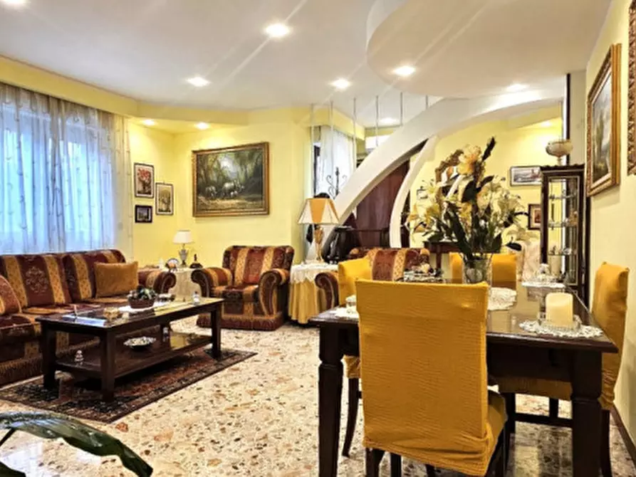 Immagine 7 di Appartamento in vendita  in via michele de vio a Palermo