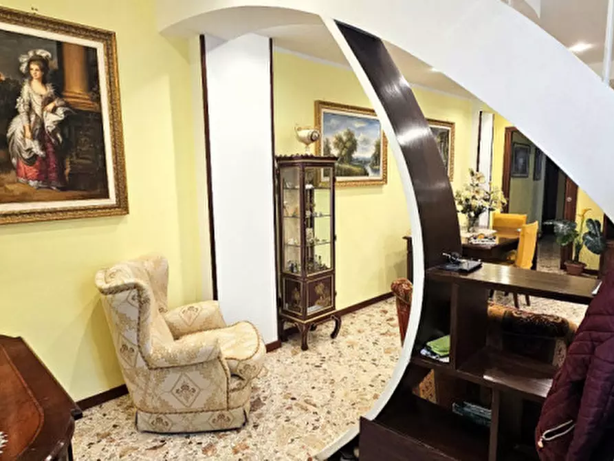 Immagine 12 di Appartamento in vendita  in via michele de vio a Palermo