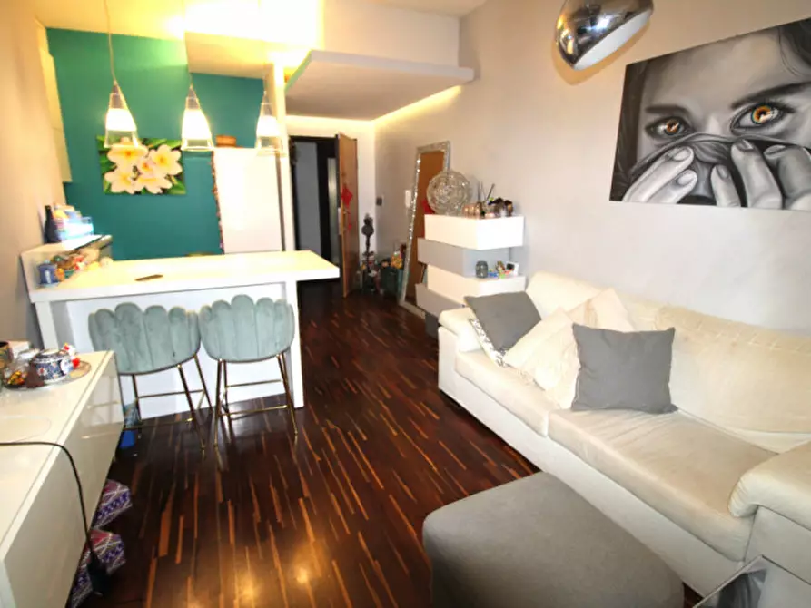 Immagine 2 di Appartamento in vendita  in Via Courmayeur a Roma