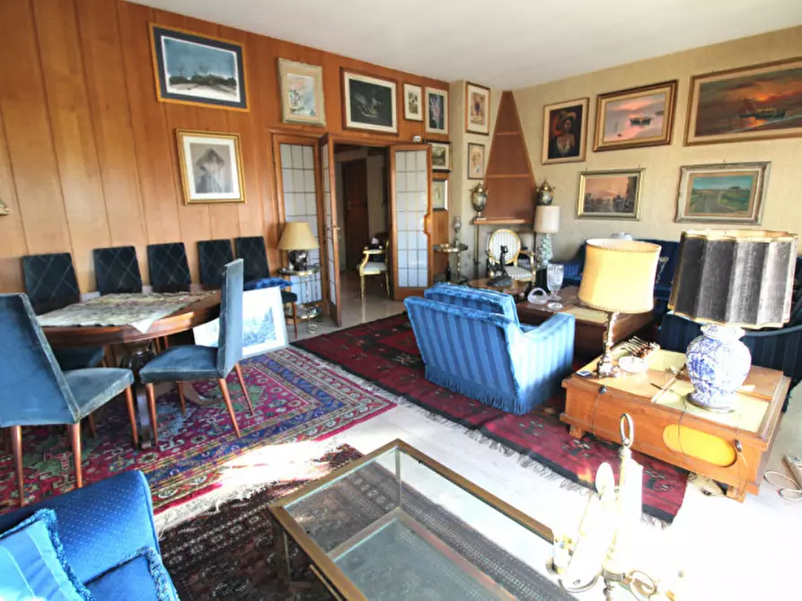 Immagine 3 di Appartamento in vendita  in Corso di Francia a Roma