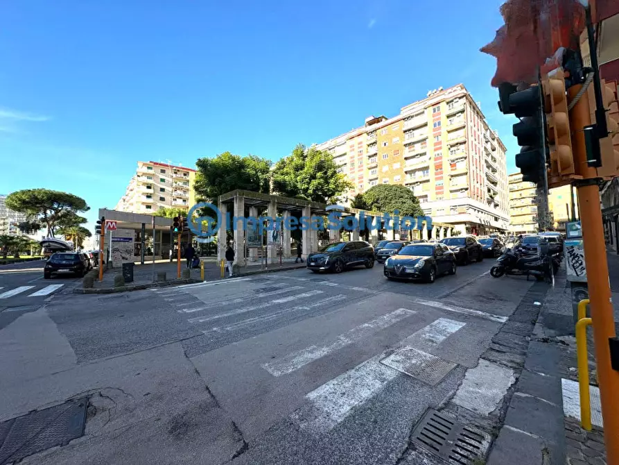 Immagine 3 di Negozio in affitto  in Via Sebastiano Veniero a Napoli