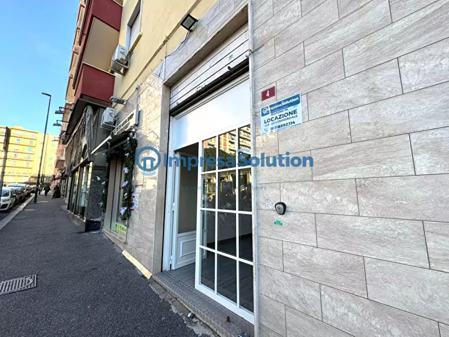 Immagine 4 di Negozio in affitto  in Via Sebastiano Veniero a Napoli