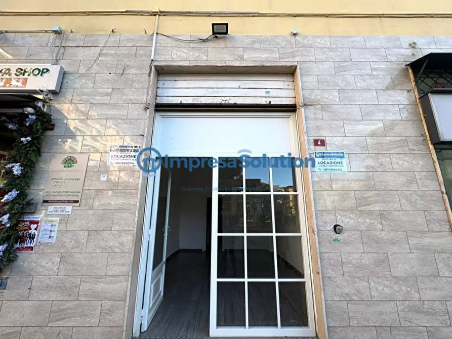 Immagine 5 di Negozio in affitto  in Via Sebastiano Veniero a Napoli