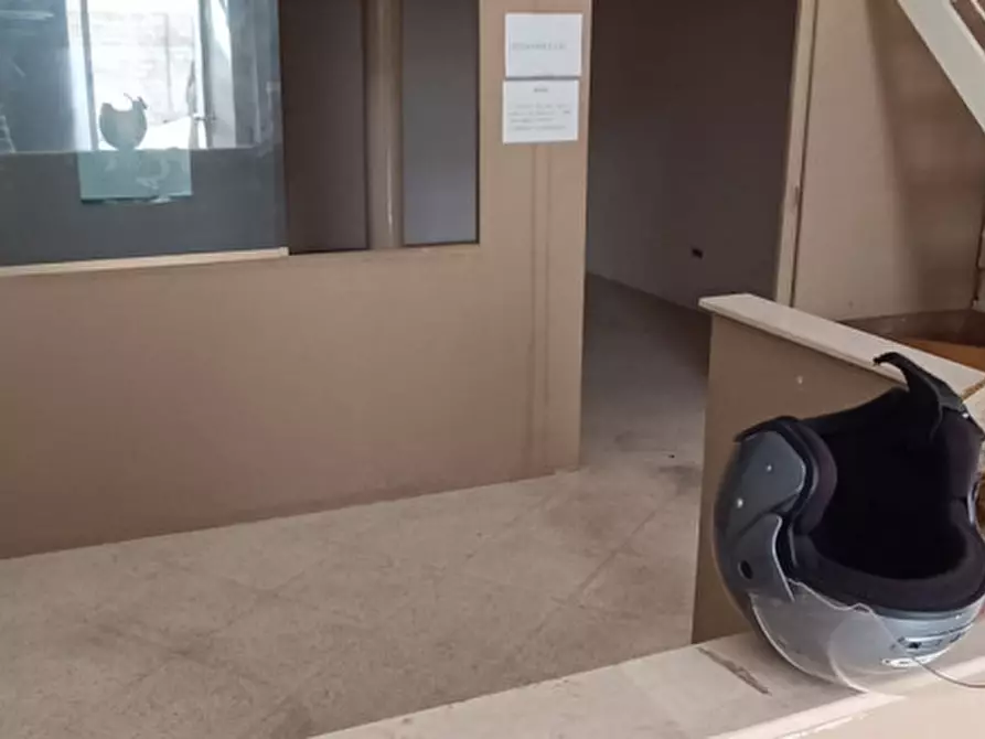 Immagine 4 di Ufficio in affitto  in VIA SANTA MARIA VETERE, 3 a Andria