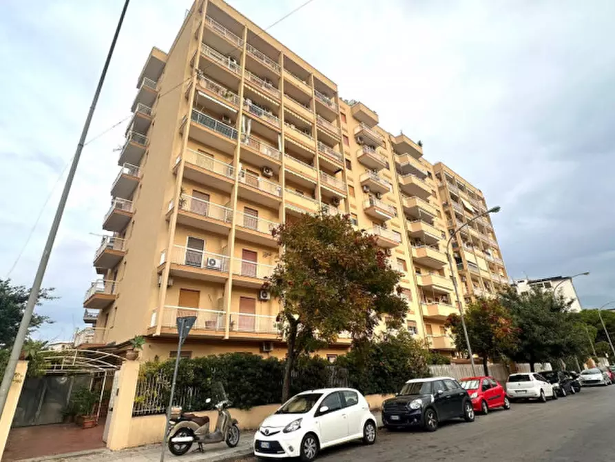 Immagine 1 di Appartamento in vendita  in Via Raffaele La Valle a Palermo