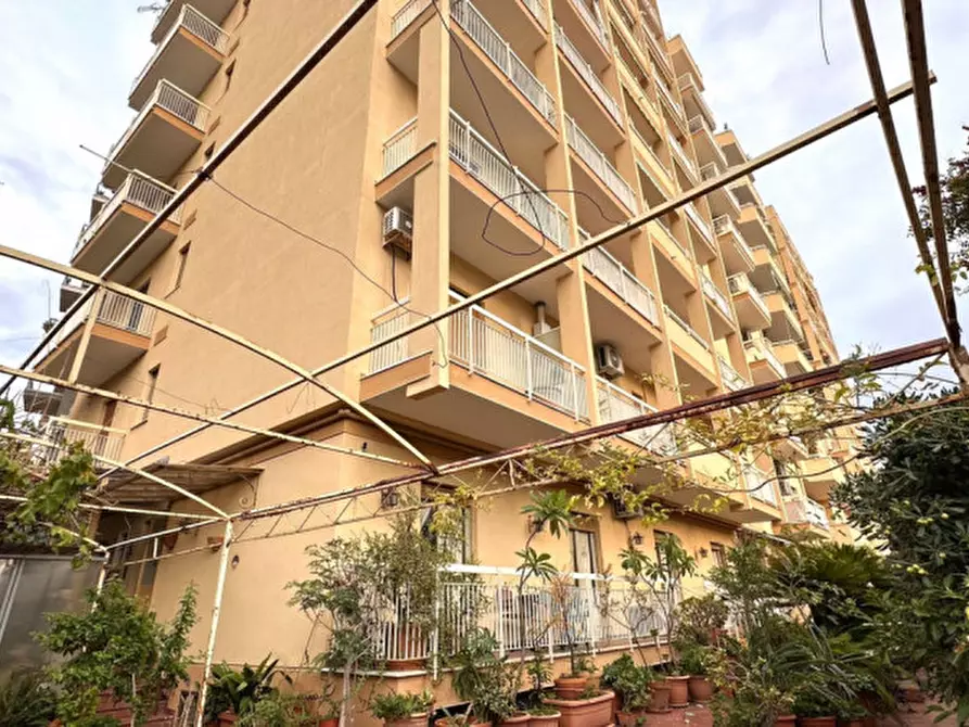 Immagine 4 di Appartamento in vendita  in Via Raffaele La Valle a Palermo