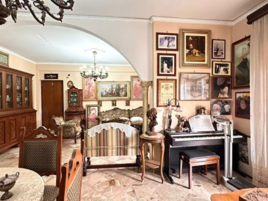 Immagine 30 di Appartamento in vendita  in Via Raffaele La Valle a Palermo