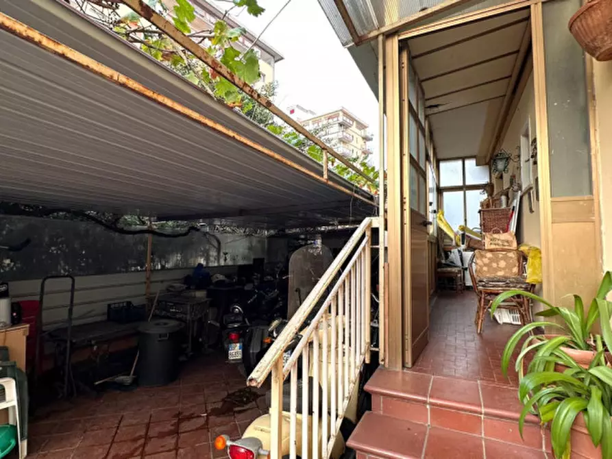Immagine 38 di Appartamento in vendita  in Via Raffaele La Valle a Palermo