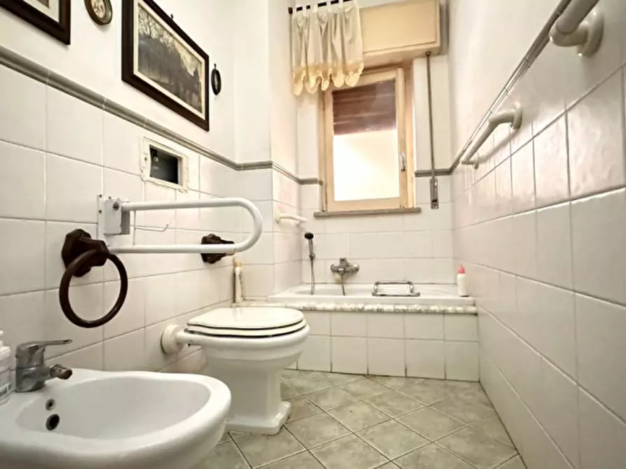 Immagine 45 di Appartamento in vendita  in Via Raffaele La Valle a Palermo