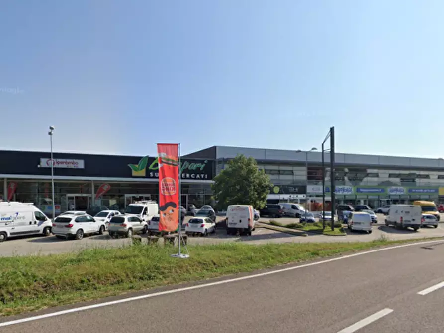 Immagine 1 di Negozio in affitto  in thiene via delle arti a Thiene