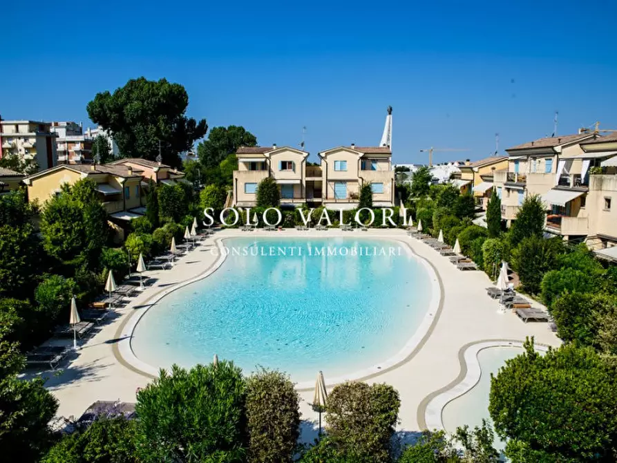 Immagine 1 di Appartamento in vendita  in Piazza Tommaso Nember a Jesolo