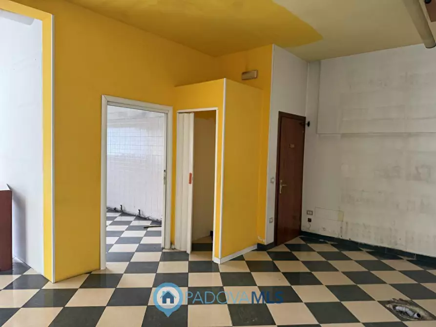 Immagine 9 di Negozio in vendita  in via noventana, 105 a Noventa Padovana