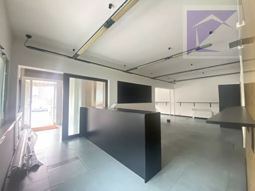 Immagine 1 di Negozio in affitto  a Massanzago