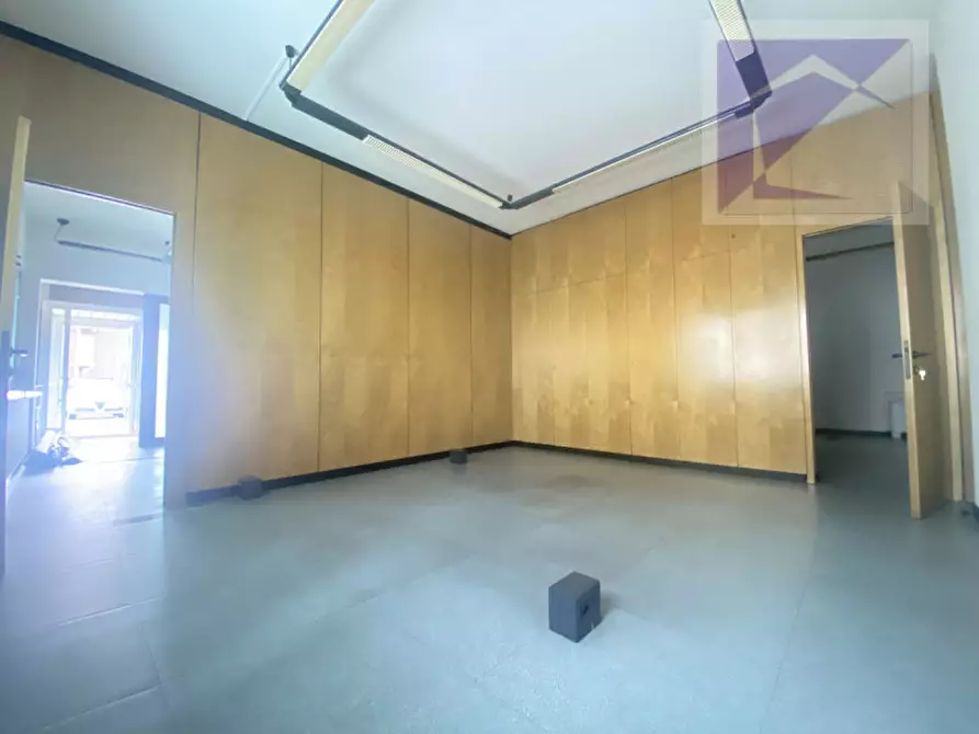 Immagine 2 di Negozio in affitto  a Massanzago