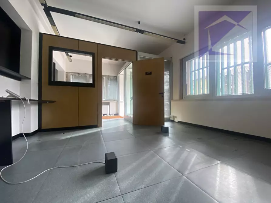 Immagine 8 di Negozio in affitto  a Massanzago