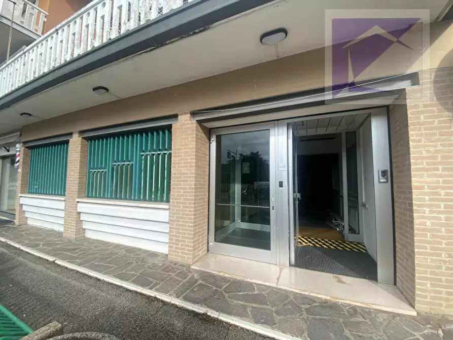 Immagine 16 di Negozio in affitto  a Massanzago