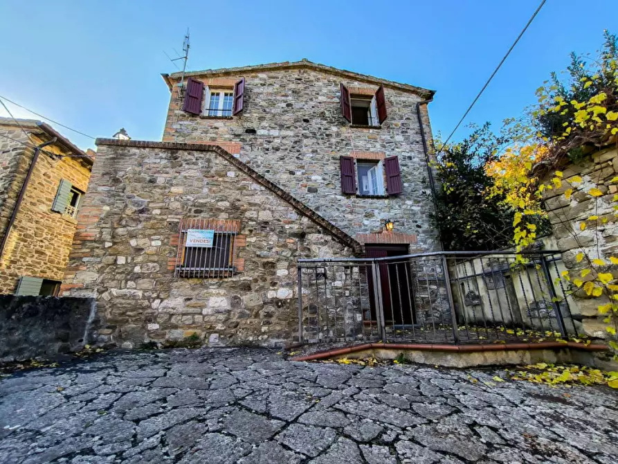 Immagine 1 di Casa indipendente in vendita  in Cavoleto a Piandimeleto