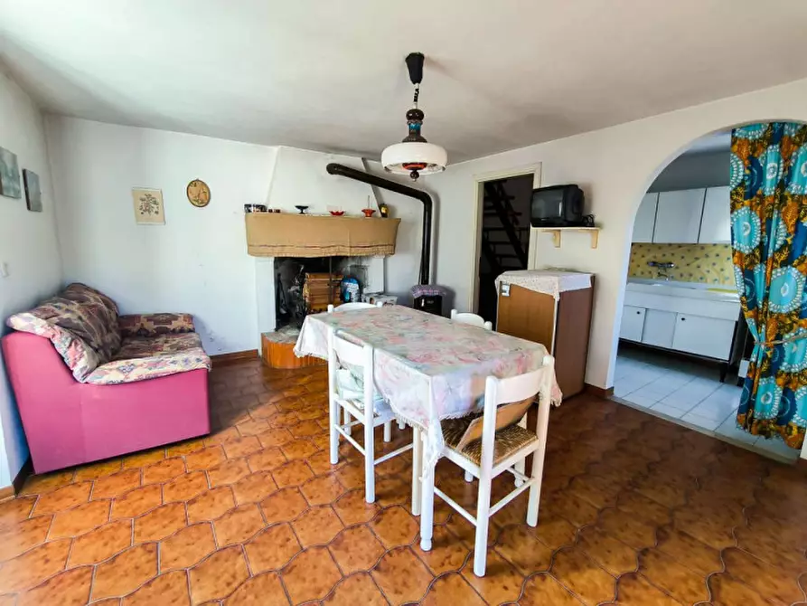 Immagine 4 di Casa indipendente in vendita  in Cavoleto a Piandimeleto