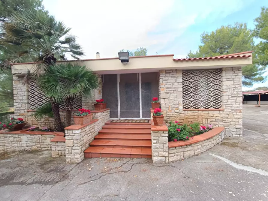 Immagine 1 di Villa in vendita  a Andria
