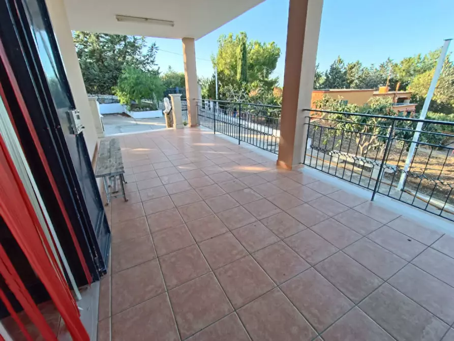 Immagine 9 di Villa in vendita  a Andria