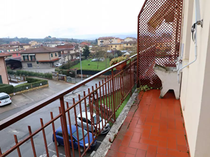 Immagine 9 di Appartamento in vendita  in Via Toscanini a Bucine