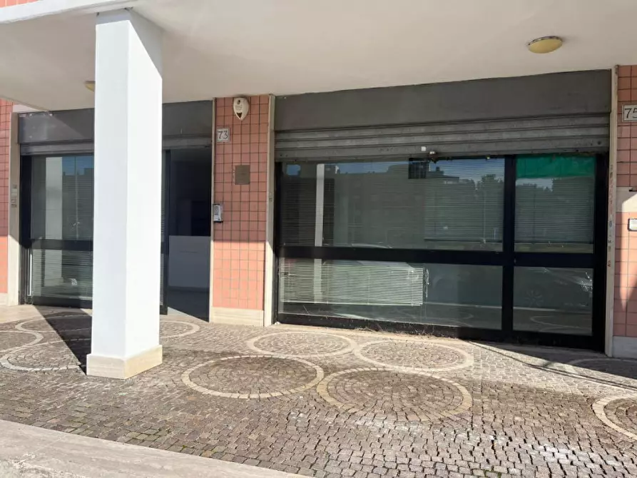 Immagine 3 di Negozio in affitto  in Via San Marcello Pistoiese a Roma