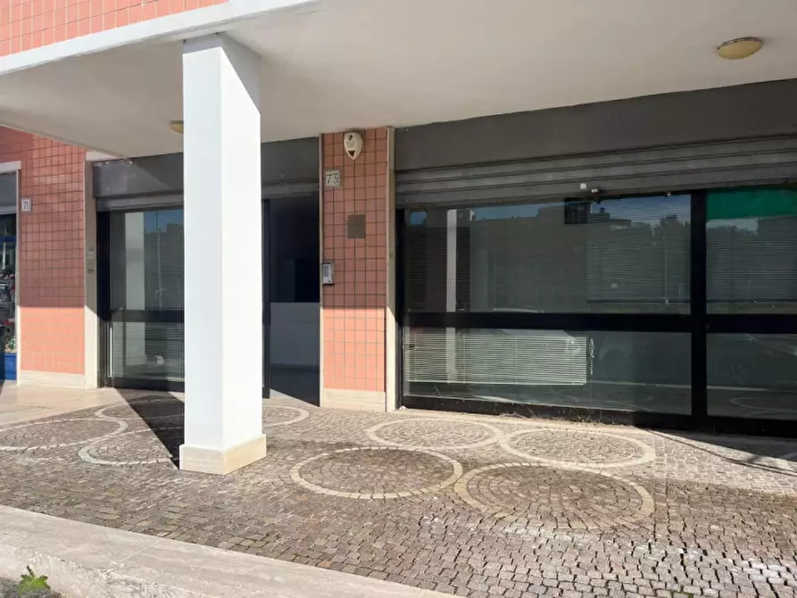 Immagine 4 di Negozio in affitto  in Via San Marcello Pistoiese a Roma