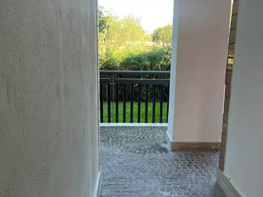 Immagine 7 di Negozio in affitto  in Via San Marcello Pistoiese a Roma