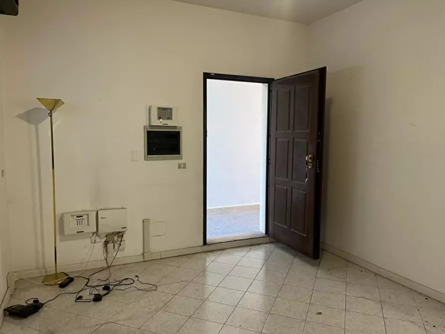 Immagine 11 di Negozio in affitto  in Via San Marcello Pistoiese a Roma