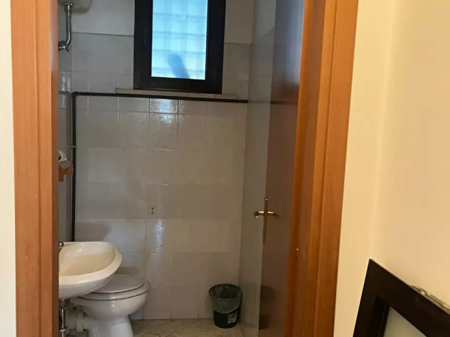 Immagine 17 di Negozio in affitto  in Via San Marcello Pistoiese a Roma