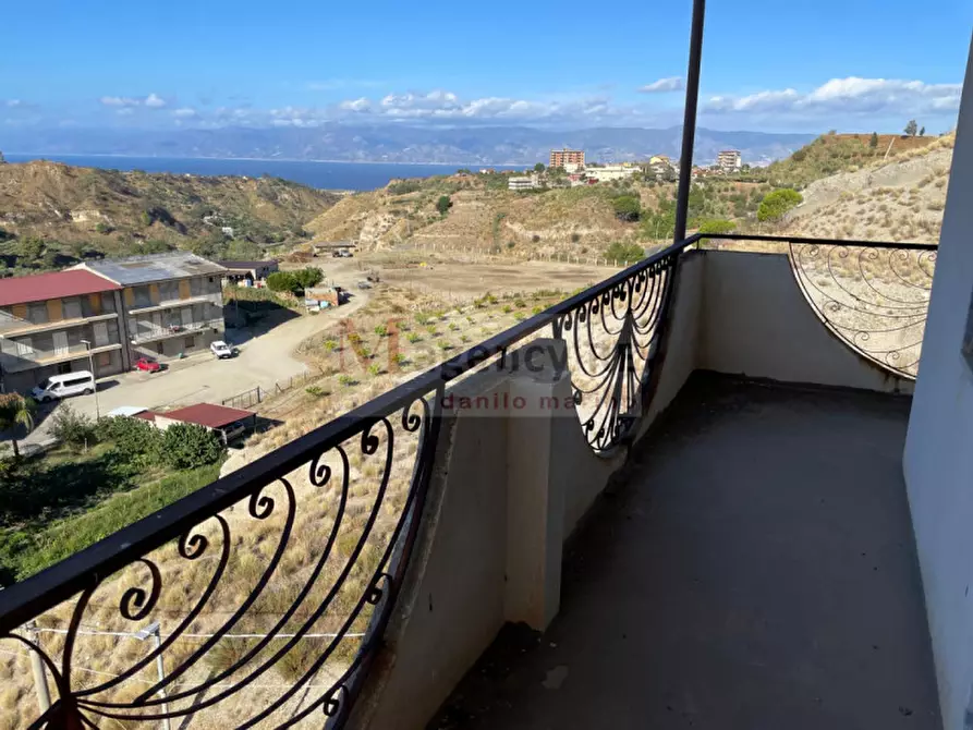 Immagine 1 di Palazzo in vendita  in Str. Santa Venere Gambarie, 38 a Reggio Di Calabria