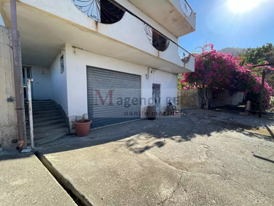 Immagine 4 di Palazzo in vendita  in Str. Santa Venere Gambarie, 38 a Reggio Di Calabria