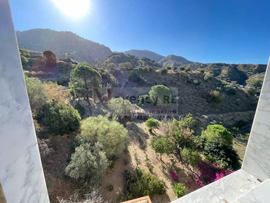 Immagine 10 di Palazzo in vendita  in Str. Santa Venere Gambarie, 38 a Reggio Di Calabria