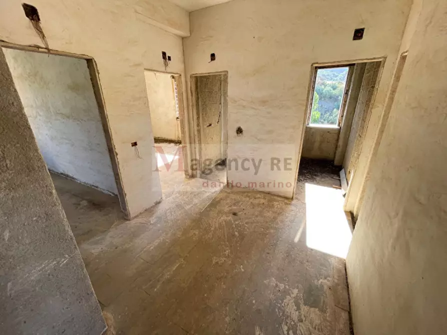 Immagine 12 di Palazzo in vendita  in Str. Santa Venere Gambarie, 38 a Reggio Di Calabria