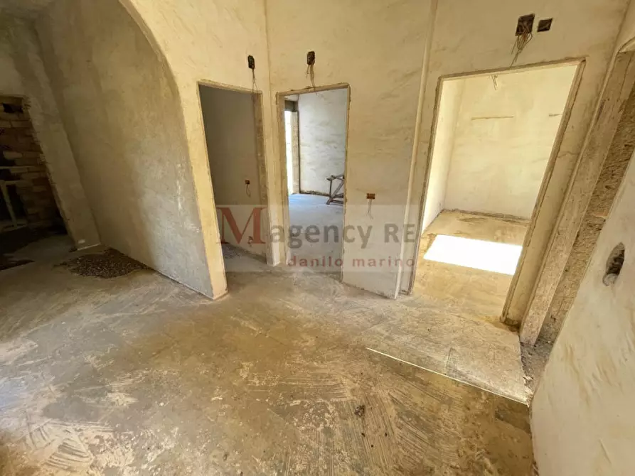 Immagine 17 di Palazzo in vendita  in Str. Santa Venere Gambarie, 38 a Reggio Di Calabria