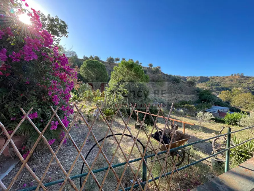 Immagine 21 di Palazzo in vendita  in Str. Santa Venere Gambarie, 38 a Reggio Di Calabria