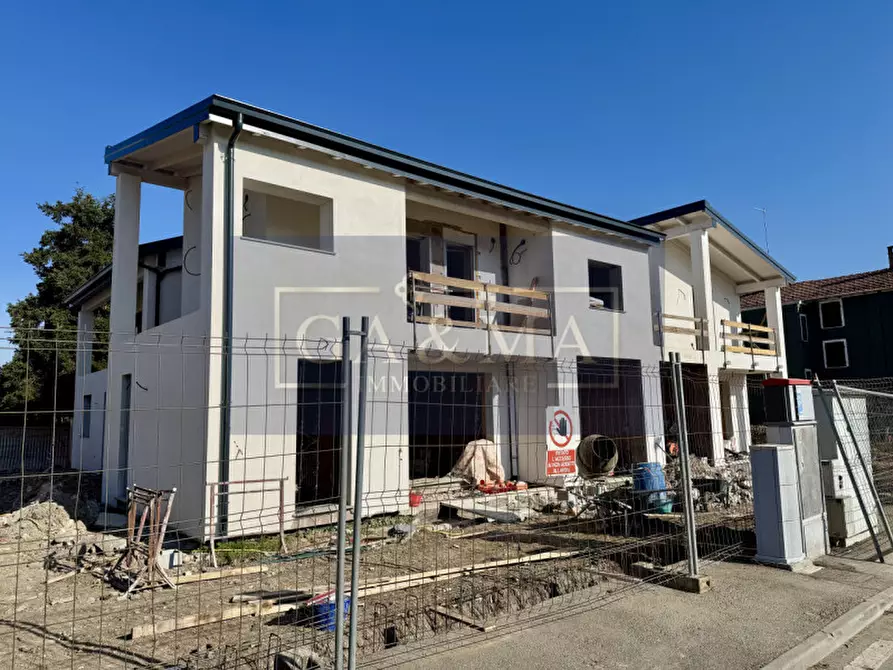 Immagine 2 di Casa quadrifamiliare in vendita  in Strada Martinella 320 a Parma