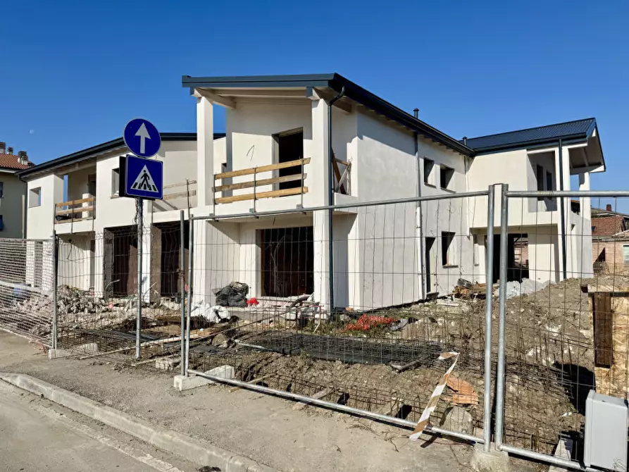 Immagine 4 di Casa quadrifamiliare in vendita  in Strada Martinella 320 a Parma
