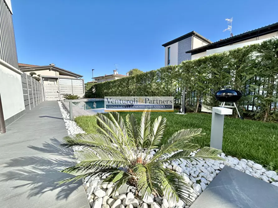 Immagine 1 di Appartamento in vendita  in Via Cassio a Desenzano Del Garda