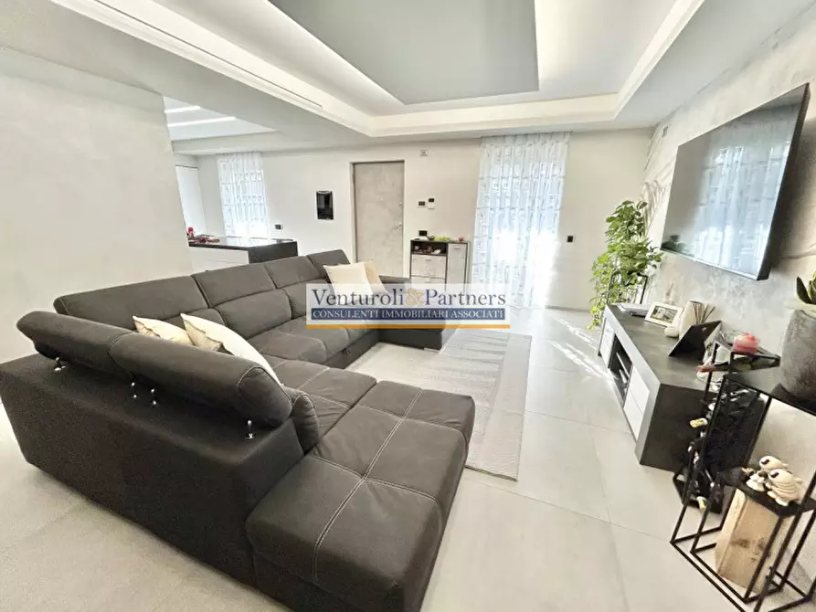 Immagine 4 di Appartamento in vendita  in Via Cassio a Desenzano Del Garda