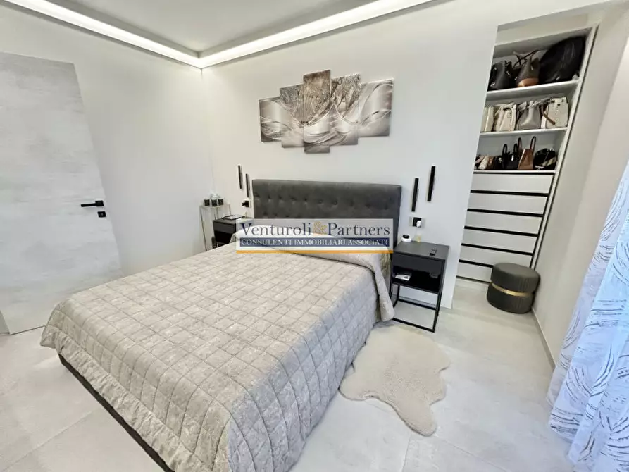 Immagine 10 di Appartamento in vendita  in Via Cassio a Desenzano Del Garda