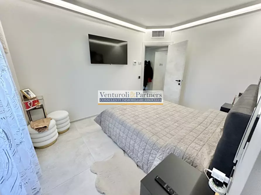 Immagine 11 di Appartamento in vendita  in Via Cassio a Desenzano Del Garda